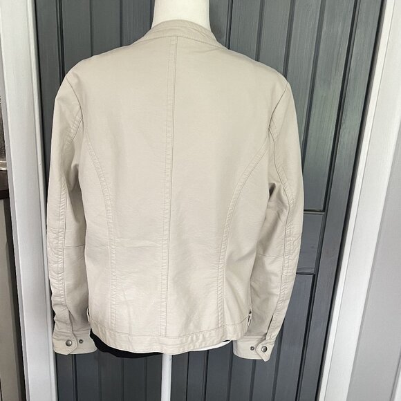 NWOT J2 by JOU JOU Ivory Faux Leather Cropped Jacket Size Extra Large - Picture 5 of 10